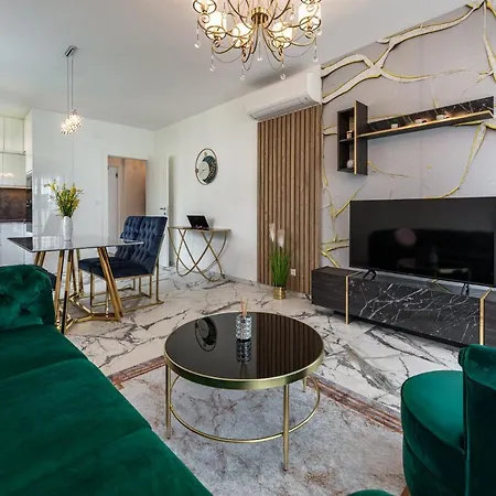 Stunning Luxury Royal Glamour * دوبروفينك
