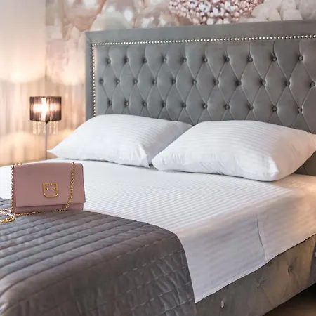 Stunning Luxury Royal Glamour Apartment