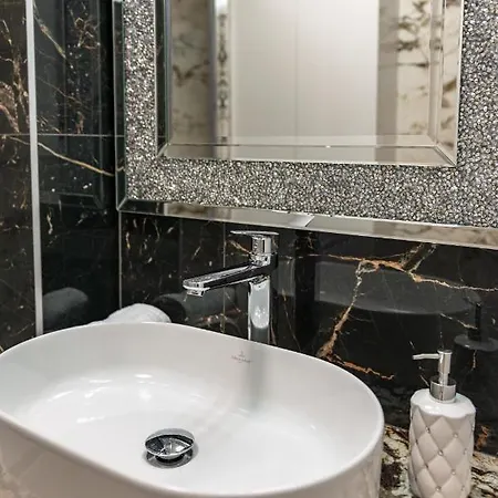 Stunning Luxury Royal Glamour *