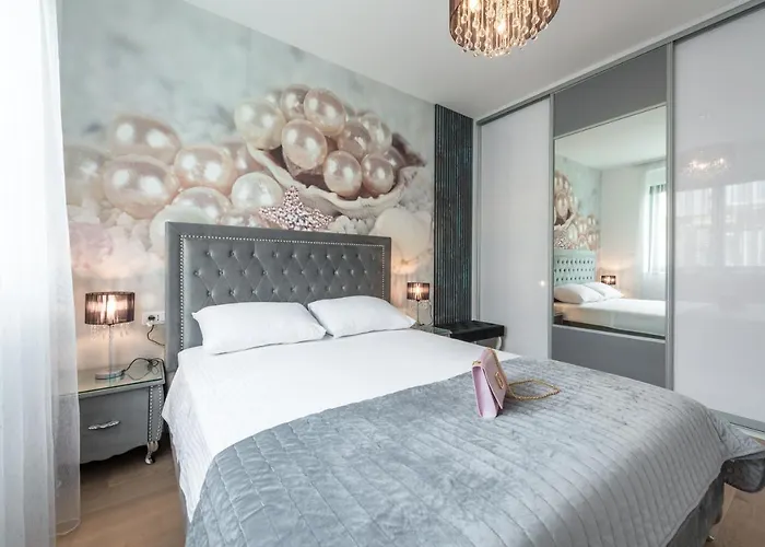 Stunning Luxury Royal Glamour