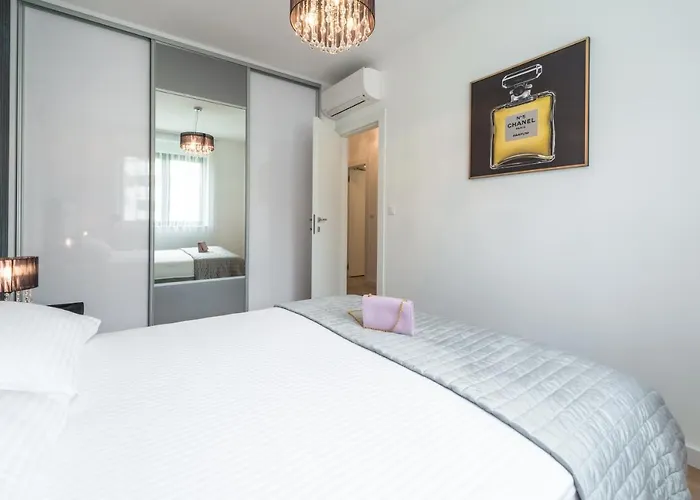 Stunning Luxury Royal Glamour