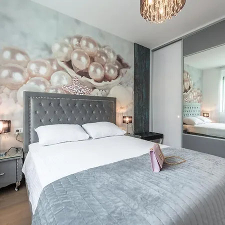 Stunning Luxury Royal Glamour