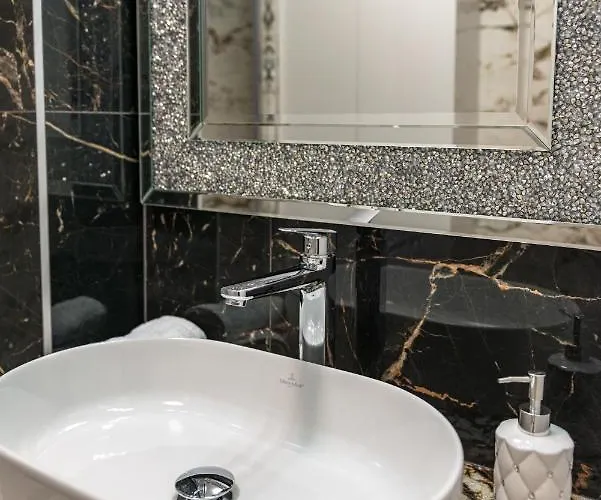 Stunning Luxury Royal Glamour *